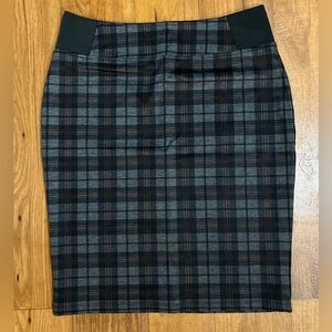 Soho Apparel Plaid Pull On Pencil Skirt With Back Slit